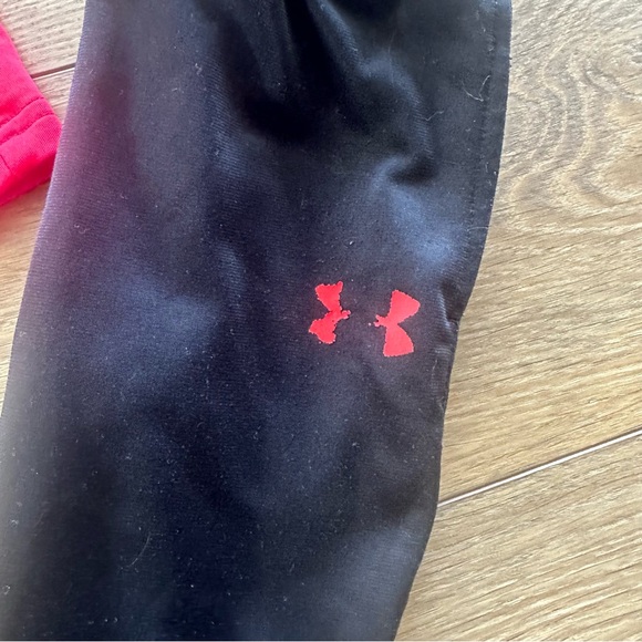Under Armor sweat Bundle Size 4T - Picture 3 of 4